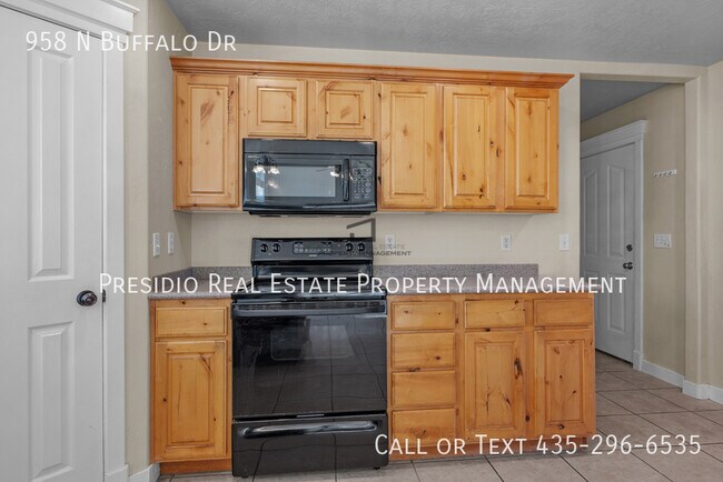 Building Photo - 958 N Buffalo Dr