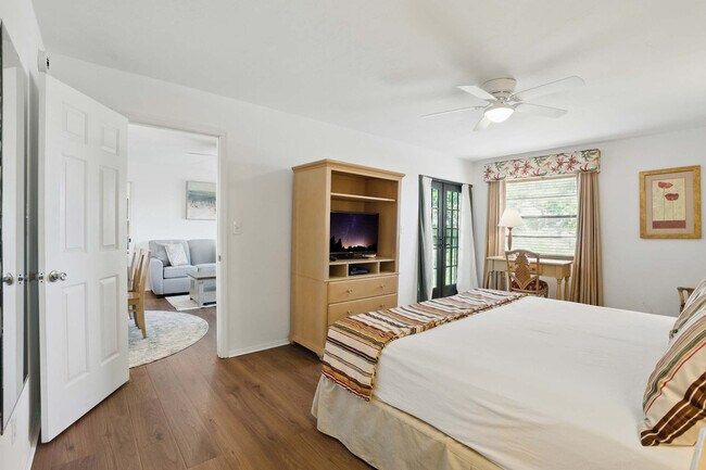 Building Photo - 600 Neapolitan Way