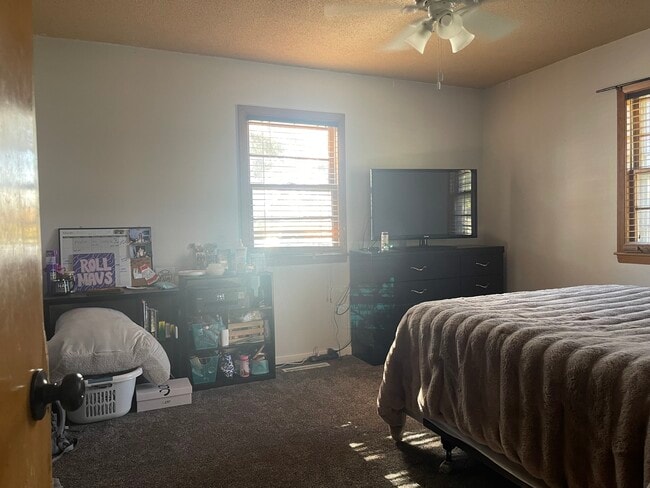 Bed 1 - 1228 Highland Ave