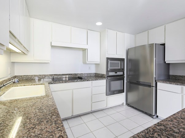 Building Photo - 2160 Century Park E