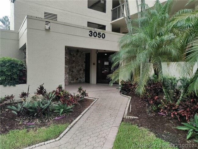 Building Photo - 3050 NW 42nd Ave