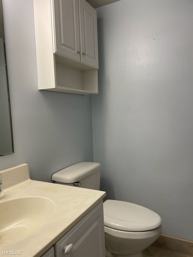 Building Photo - 2929 Sunnyside Dr