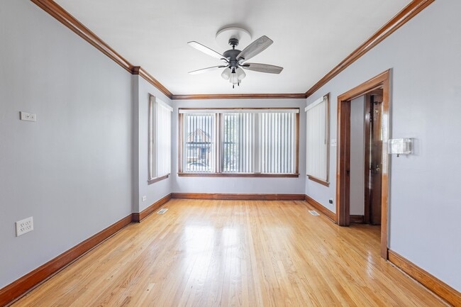 Building Photo - 6141 S Kilbourn Ave