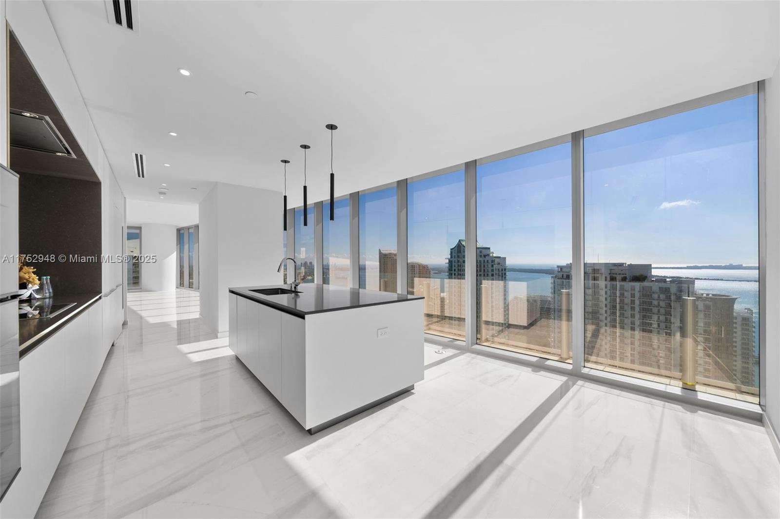 Building Photo - 300 Biscayne Boulevard Way