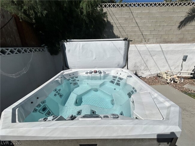 Building Photo - 1734 Sombrero Dr