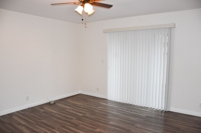 Building Photo - 411 S Kroeger St