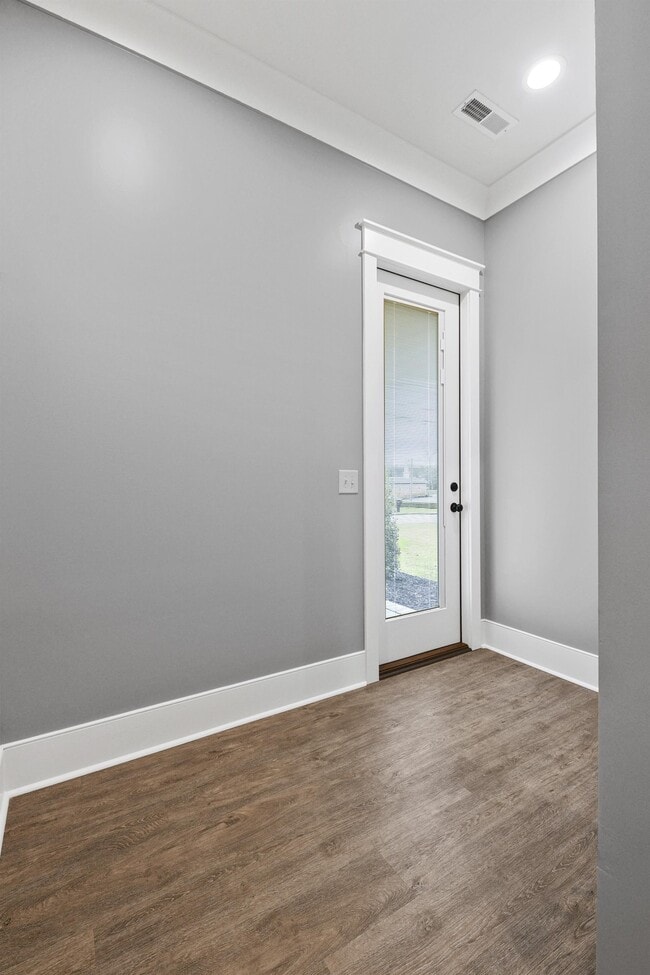 Building Photo - 1705 Double Oak Trl
