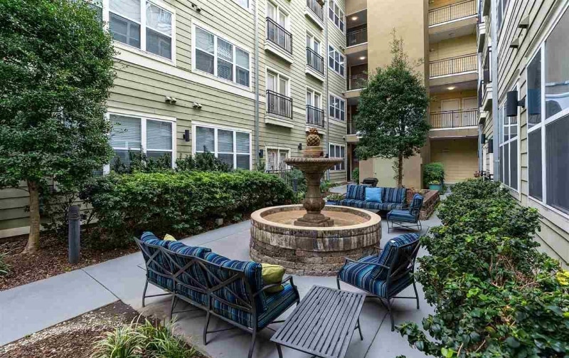 Building Photo - 401 20th St S