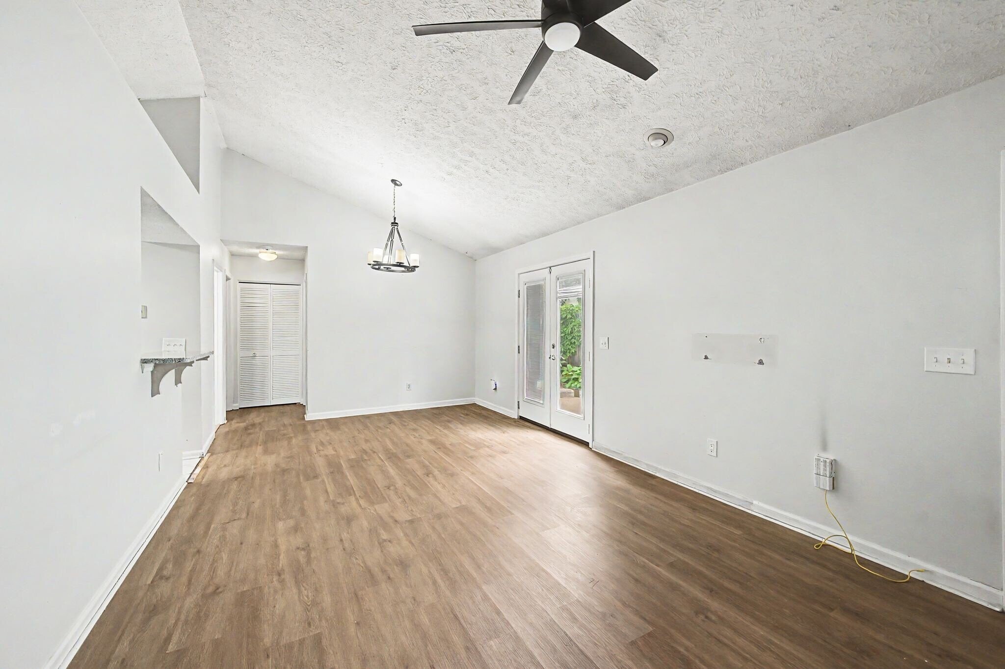 Building Photo - 614 Poplar Pl