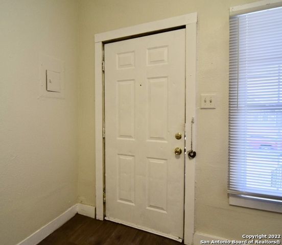 Building Photo - 210 PRINCETON AVE