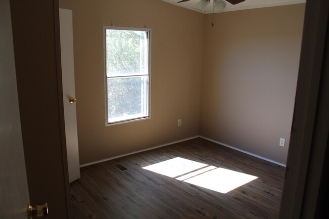 Building Photo - 4797 Briar Ct