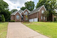 Building Photo - AVAILABLE NOW!-- Walk to Kenrose and Raven...