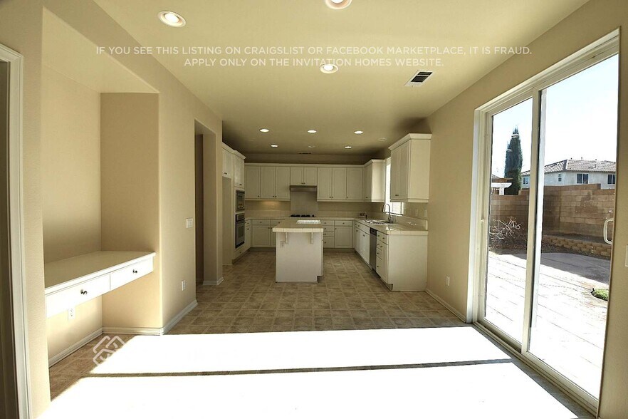 Building Photo - 5832 Ave K-14