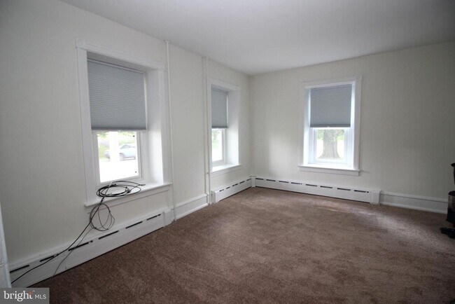 Building Photo - 418 Allentown Rd