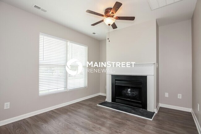 Building Photo - 4 Bedroom Pet-Friendly Home in Charlotte, ...