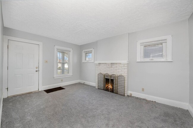 Building Photo - 1127 Cecelia Ave
