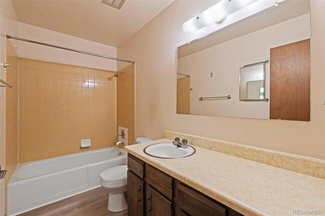 Building Photo - 6734 Hampton Dr