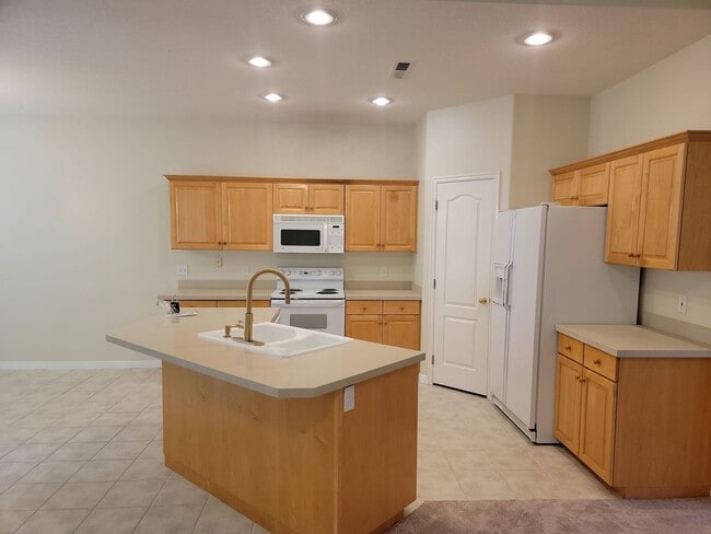 Building Photo - Freshly Updated 2 Bedroom Home in Washington!