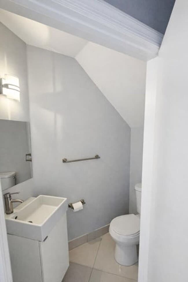 Building Photo - 4135 Eastridge Cir