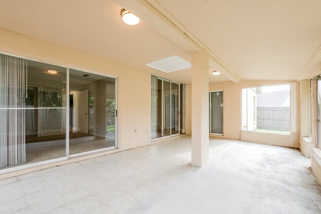 Building Photo - 13625 Springtide Ct