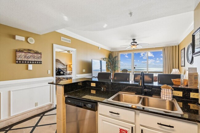 Building Photo - 15900 Front Beach Rd