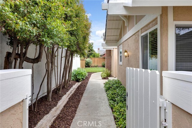 Building Photo - 29 Blackswan