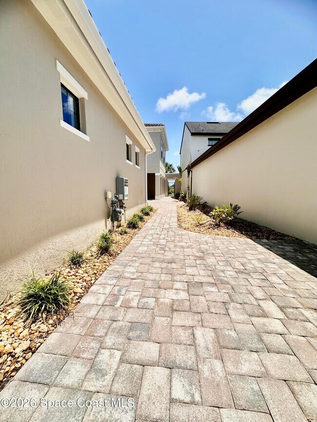 Building Photo - 2523 Rodina Dr