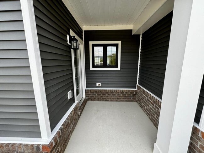 Building Photo - 2050 Kyles Wy