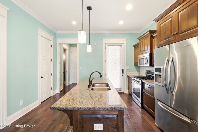 Building Photo - 10910 Kings Crown Dr