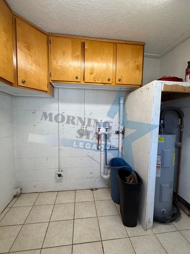 Building Photo - Sweet 2 Bedroom Home - Available Now!