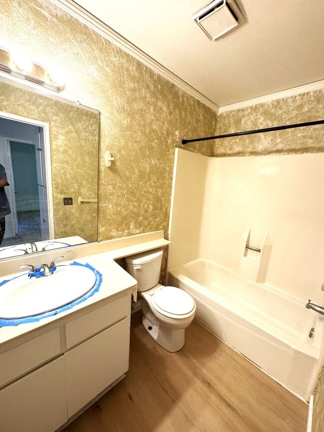 Building Photo - Charming 3-Bed, 2-Bath Home for Rent in San Bernardino, Close to CSUSB, Small Pets Welcome