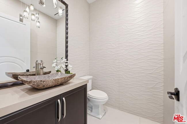 Building Photo - 12419 Erwin St