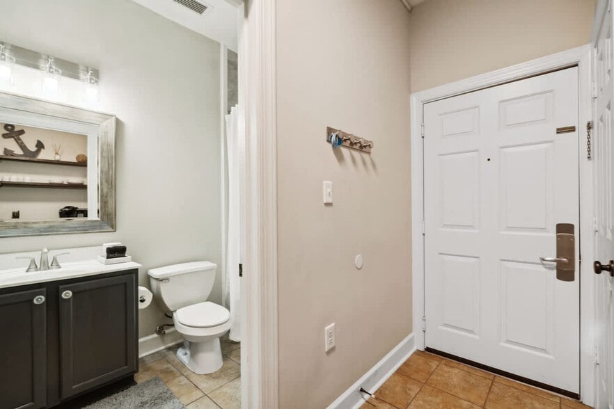 Building Photo - 10343 E County Hwy 30A