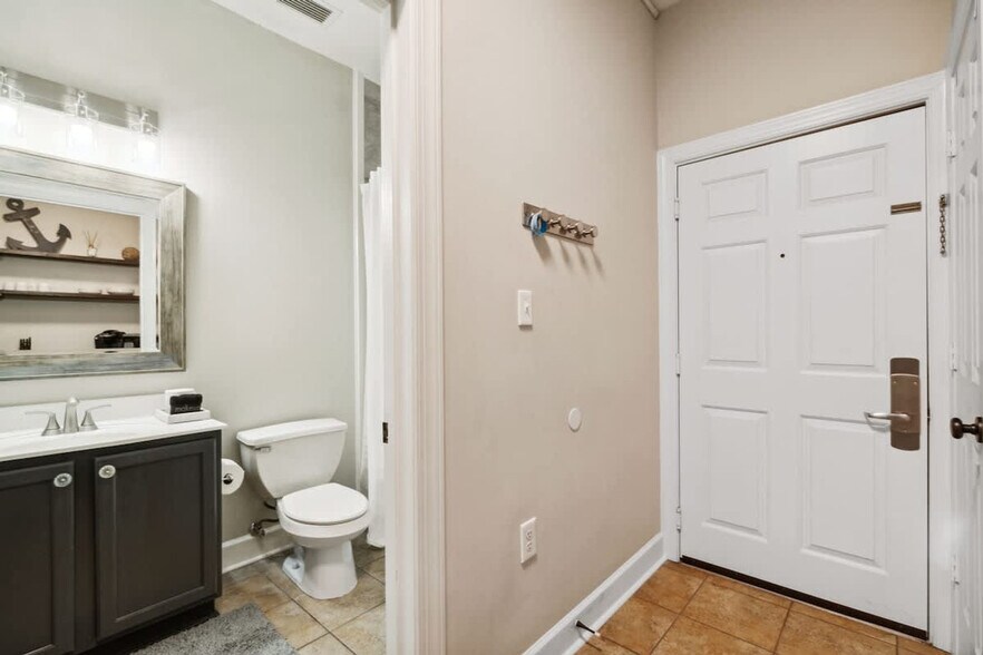 Building Photo - 10343 E County Hwy 30A