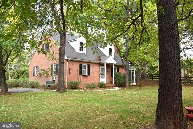 Building Photo - 24580 Linwood Farm Ln