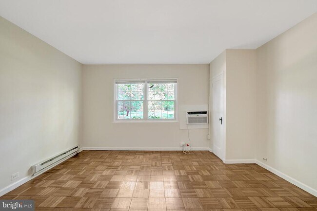 Building Photo - 3200 Martha Custis Dr