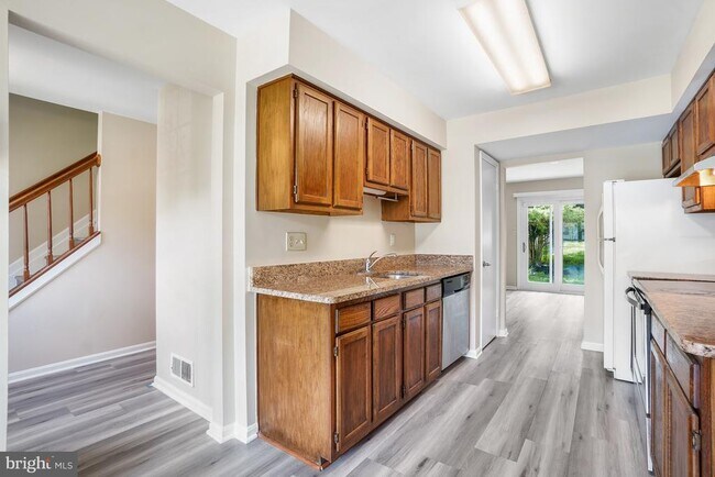 Building Photo - 3121 Benton Square Dr