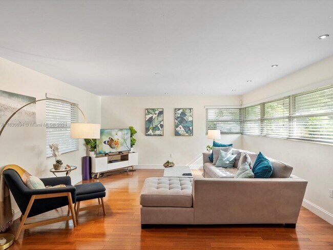 Building Photo - 6315 Cellini St