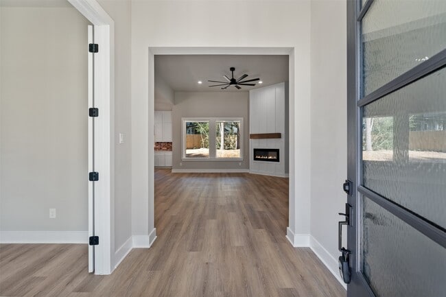Building Photo - 15109 Paradise Ct