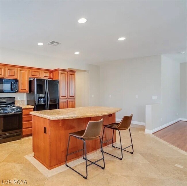 Building Photo - 2406 Paveene Ave