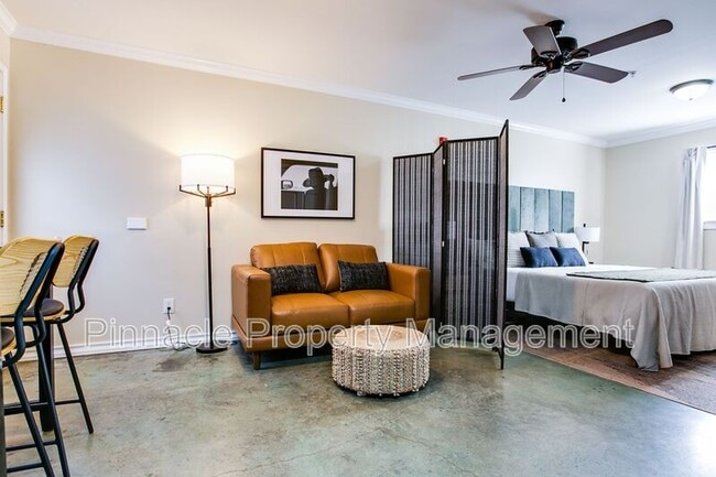 Building Photo - 350 W Ave L