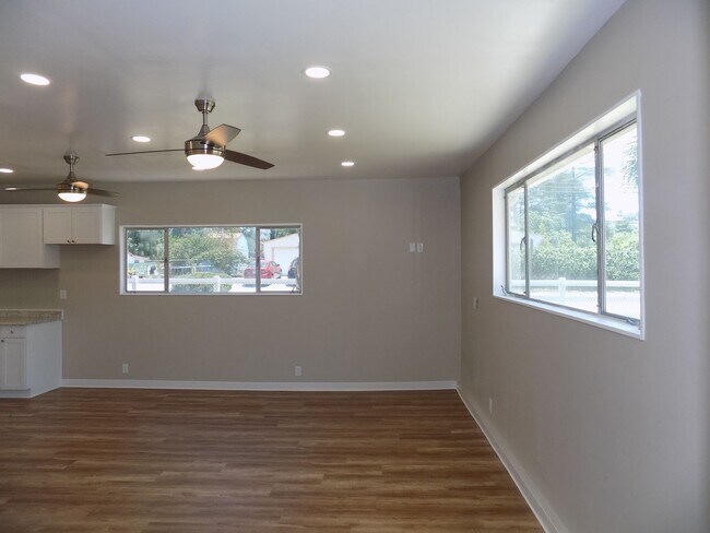 Building Photo - 13150 Julian Ave