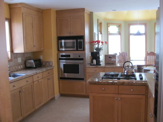 Building Photo - Charming Southwestern Stucco Home