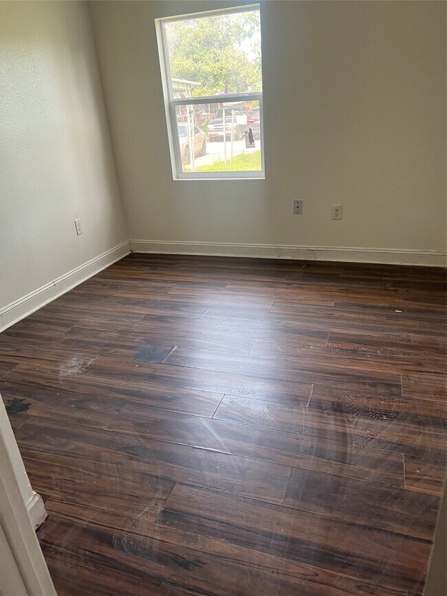 Building Photo - 10010 Cathedral Dr