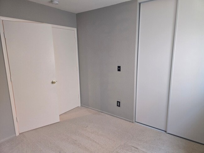Building Photo - KEEP AN EYE ON THIS! WILL NOT LAST LONG!