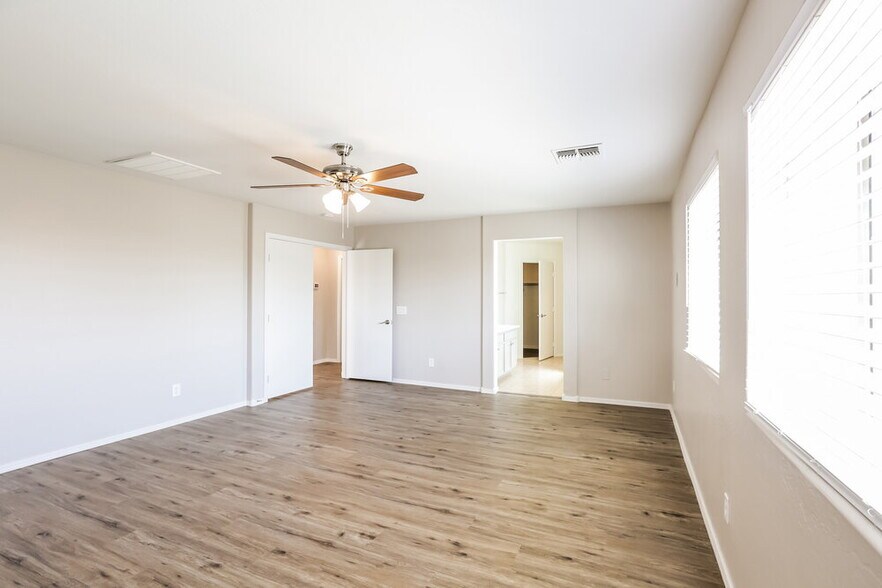 Building Photo - 6409 S 69th Glen