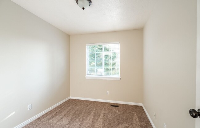 Building Photo - Lovely townhome for rent in Provo