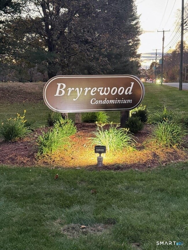 Building Photo - 512 Twin Circle Dr