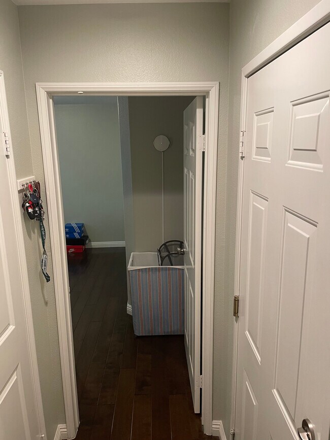 Building Photo - 1278 Flint Dr