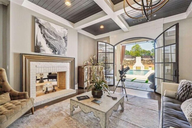 Building Photo - 2242 Shoal Creek Rd